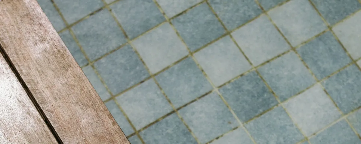 Tiled wet-zone floor